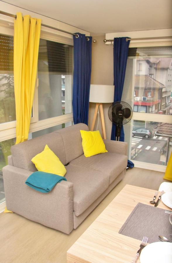 Appartement Entre Geneve Et Chamonix Au Pied Des Montagnes Cluses Zewnętrze zdjęcie